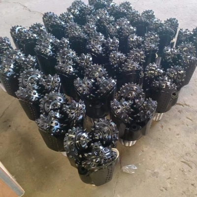Mineração Poço de perfuração Tricone Rock Bit 200mm Iadc 545 Alto desempenho