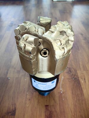 8 1/2 polegadas 5 lâminas PDC Forro para perfuração de poços de água com fio API REG